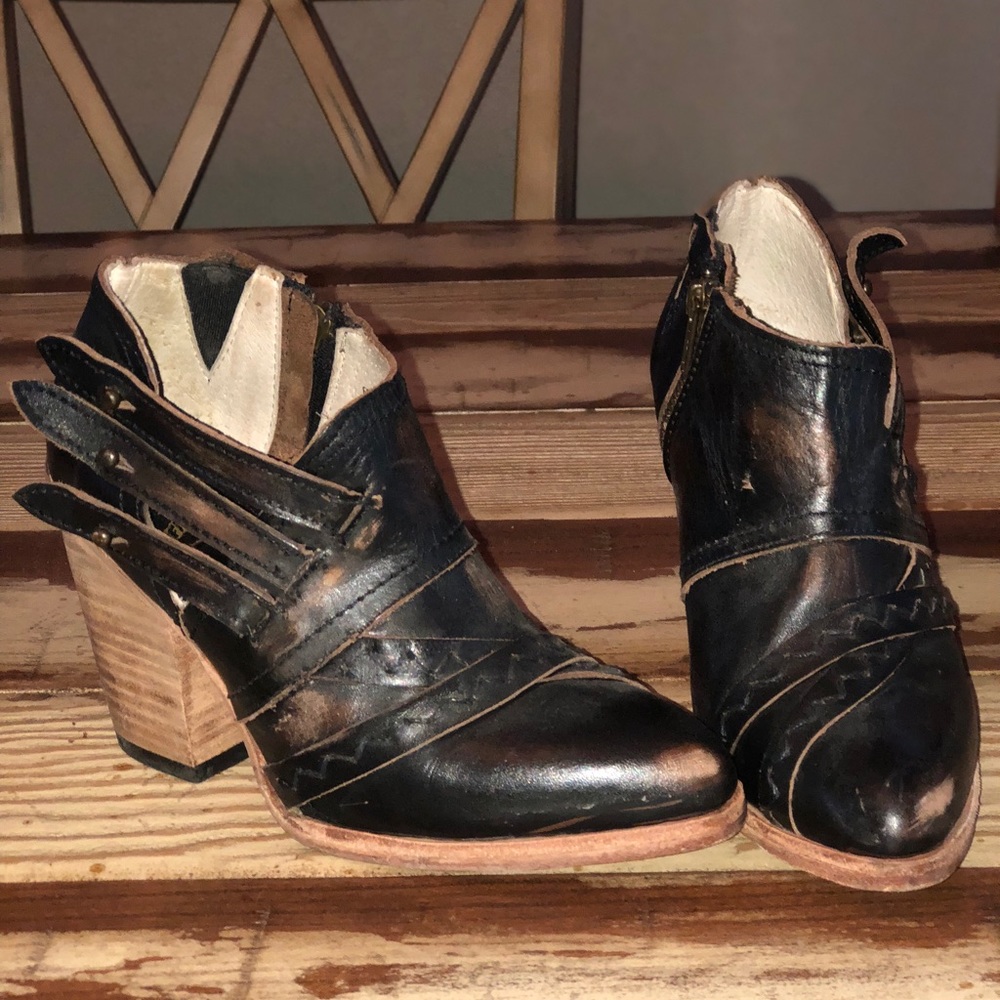 Freebird by Steven Gate Bootie Size 5